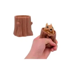 Puristeltava Orava Puunrungossa